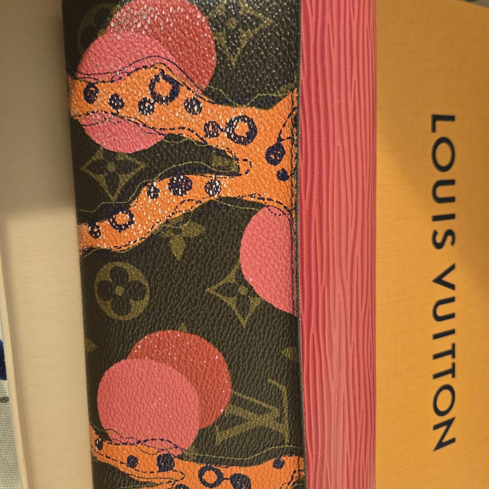 Louis Vuitton EPI leather Pink And Brown Luxury Wallet - Picture 2 of 4